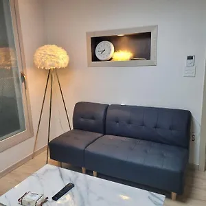 Apartment Sungeuidong Happy For 10 Pax, Incheon